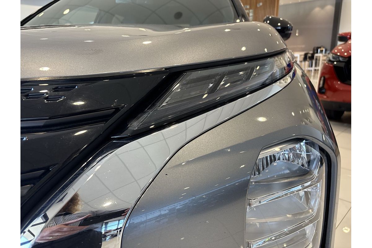 2023 Mitsubishi Outlander LS Black Edition AWD ZM