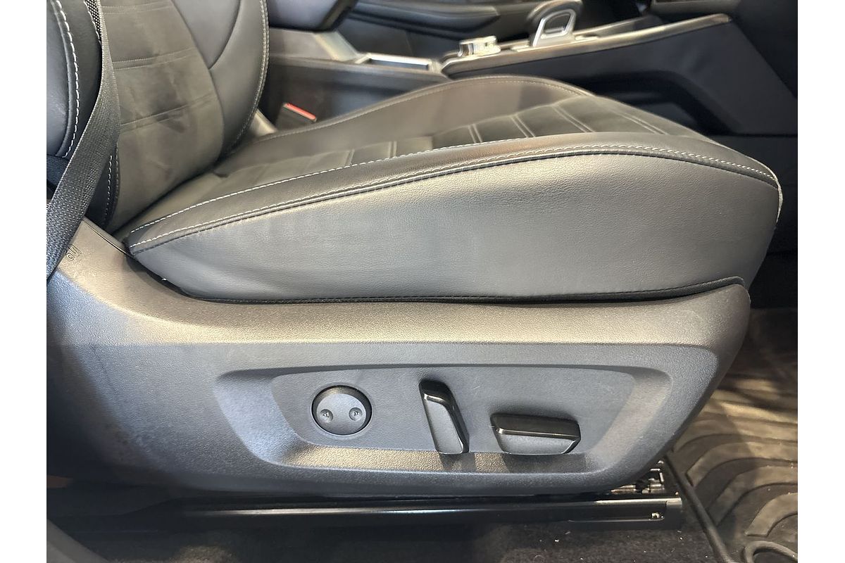 2023 Mitsubishi Outlander LS Black Edition AWD ZM