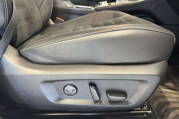 2023 Mitsubishi Outlander LS Black Edition AWD ZM