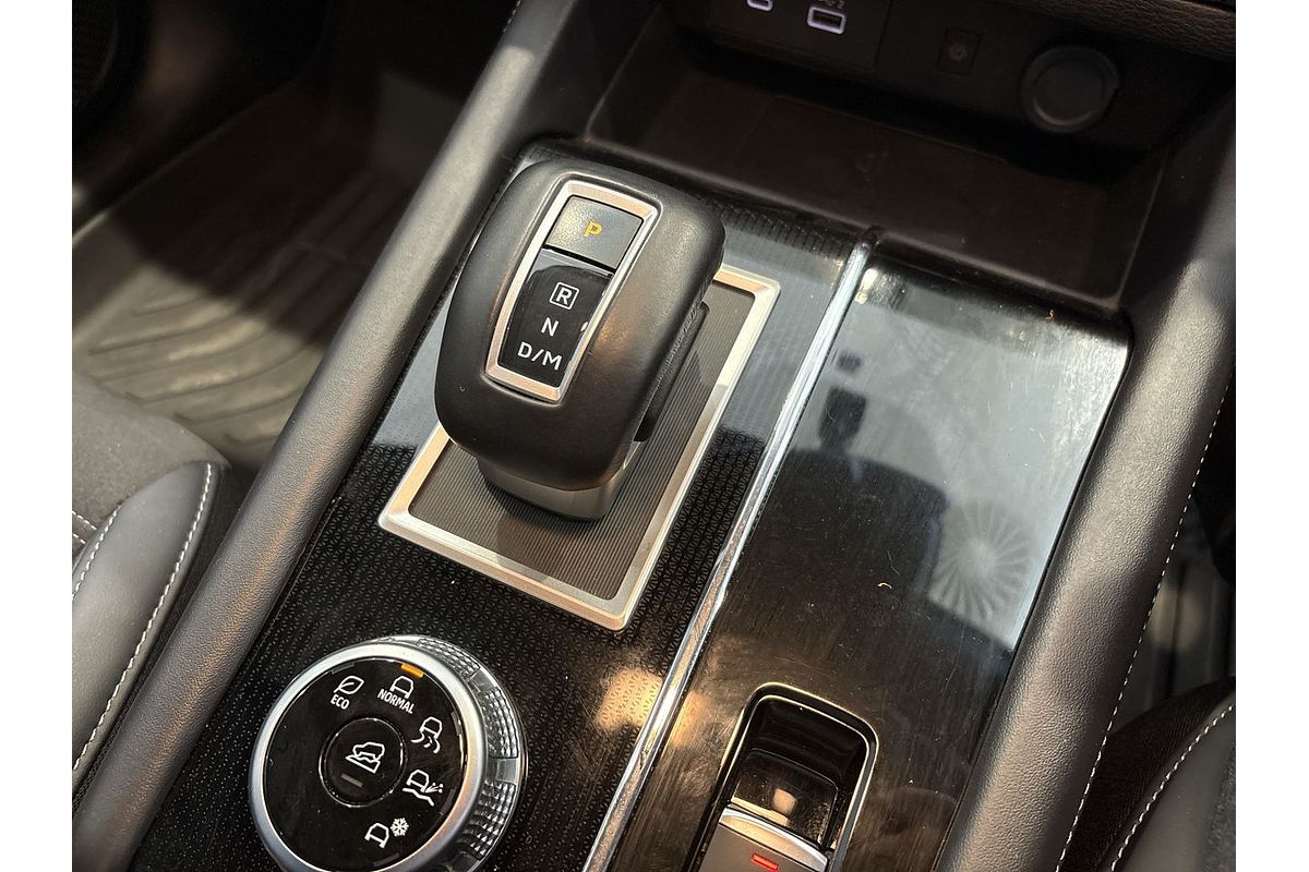 2023 Mitsubishi Outlander LS Black Edition AWD ZM