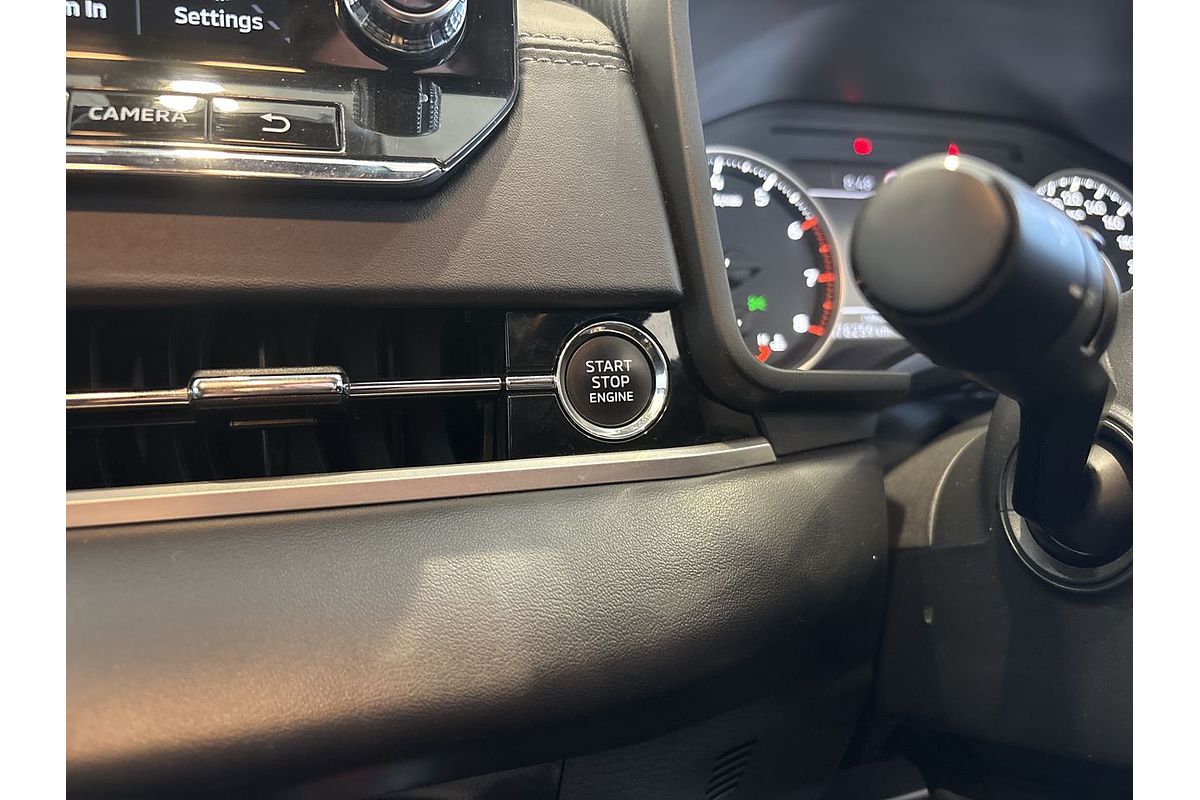 2023 Mitsubishi Outlander LS Black Edition AWD ZM