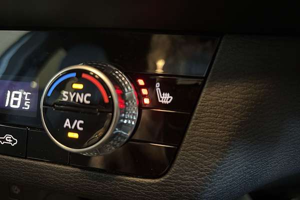 2023 Mitsubishi Outlander LS Black Edition AWD ZM