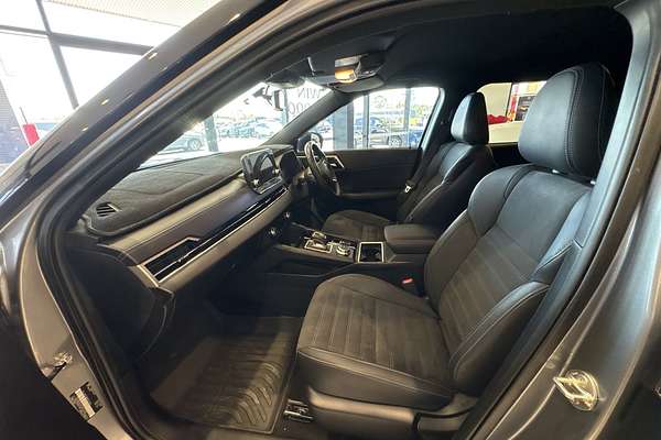 2023 Mitsubishi Outlander LS Black Edition AWD ZM