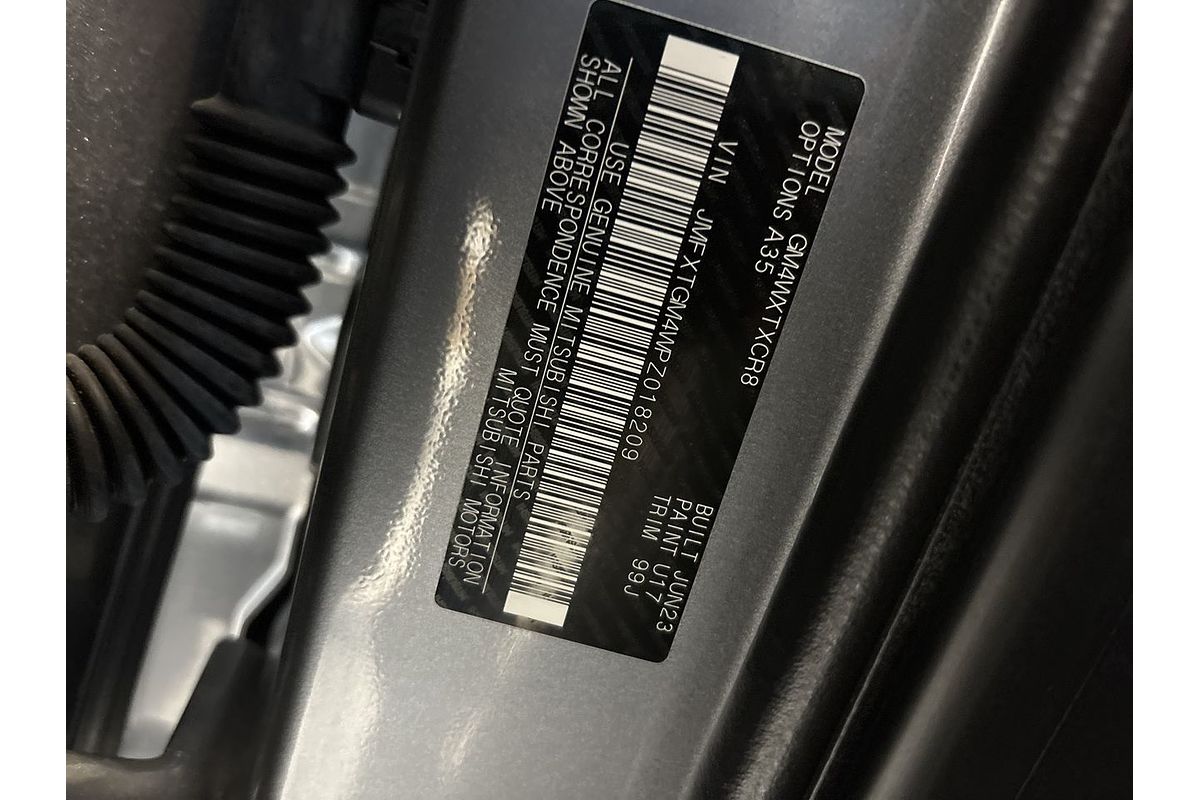 2023 Mitsubishi Outlander LS Black Edition AWD ZM