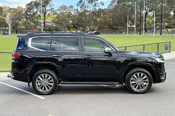 2024 Toyota Landcruiser Sahara ZX FJA300R