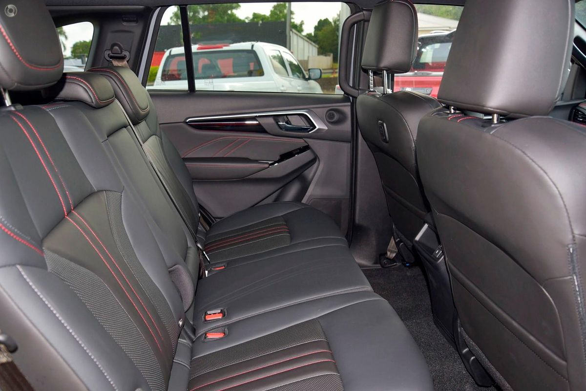 2025 Isuzu MU-X X-TERRAIN