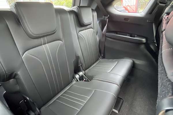 2025 Isuzu MU-X LS-T