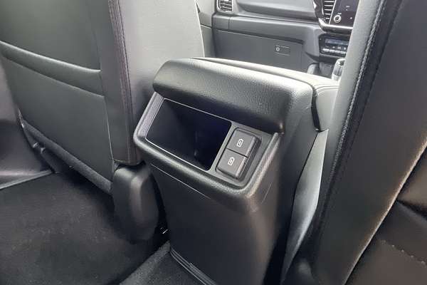 2025 Isuzu MU-X LS-T