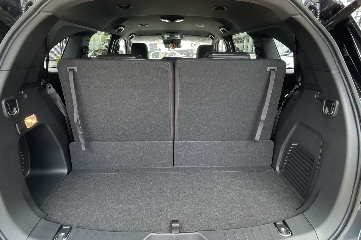 2025 Isuzu MU-X LS-T