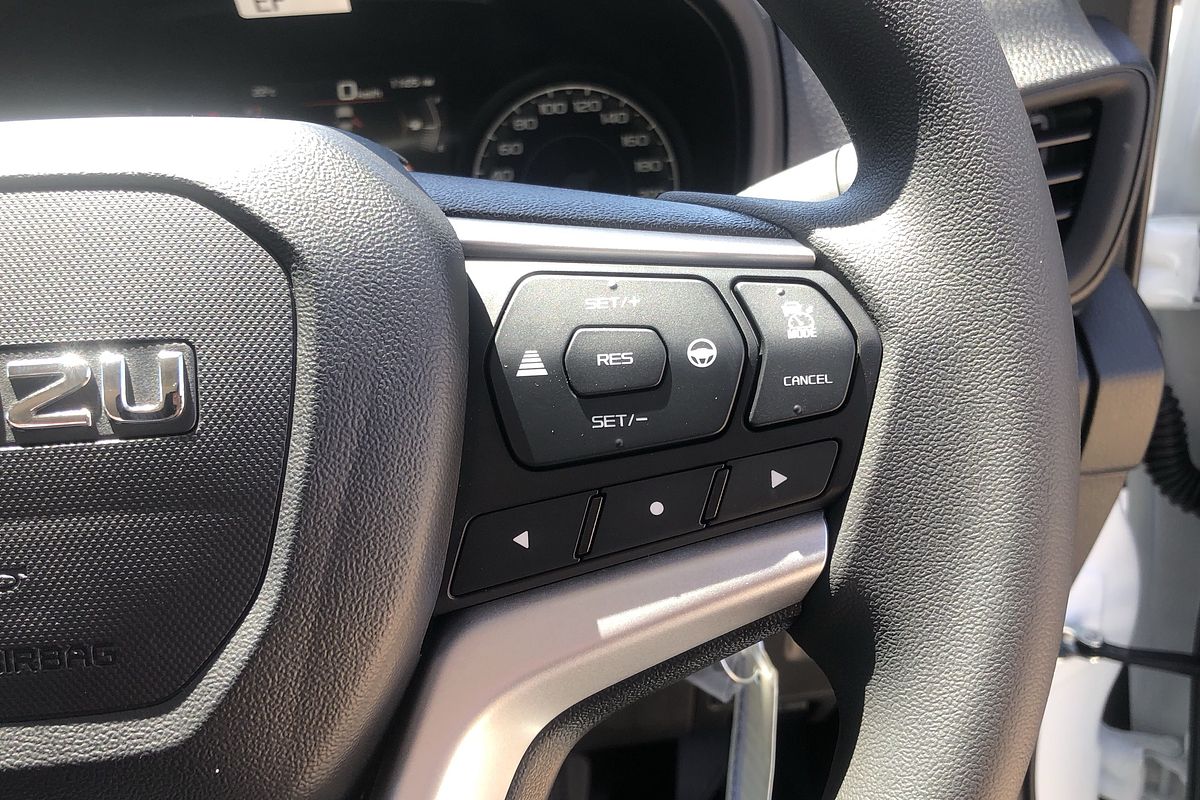 2025 Isuzu D-MAX SX 4X4