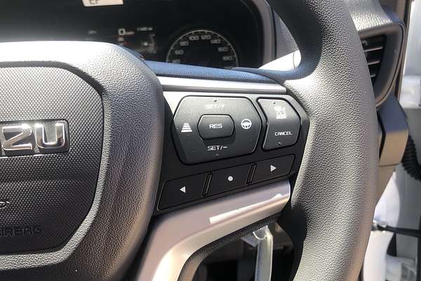 2025 Isuzu D-MAX SX 4X4