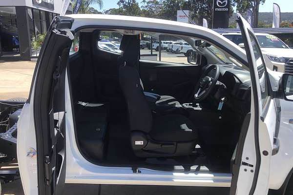 2025 Isuzu D-MAX SX 4X4