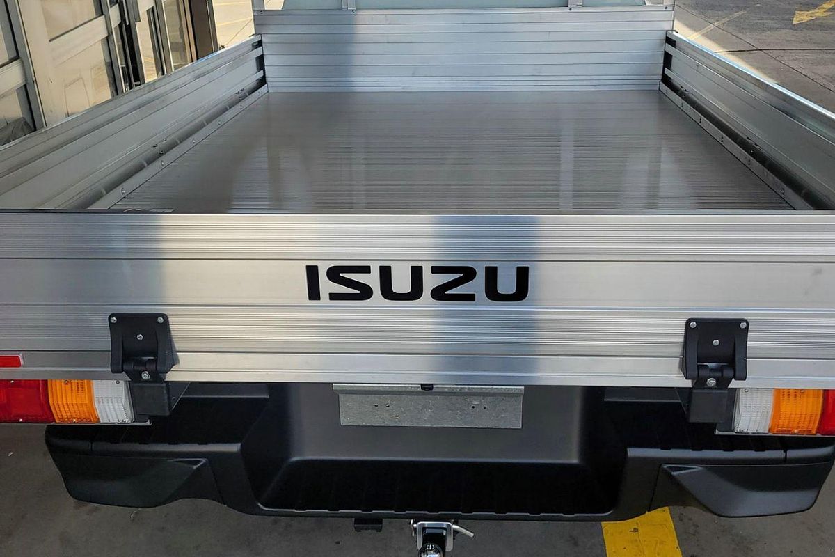 2025 Isuzu D-MAX SX High Ride Rear Wheel Drive