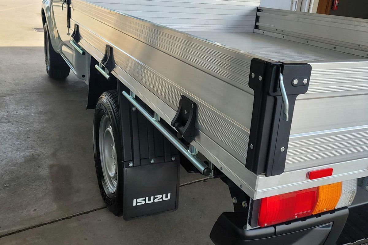 2025 Isuzu D-MAX SX High Ride Rear Wheel Drive