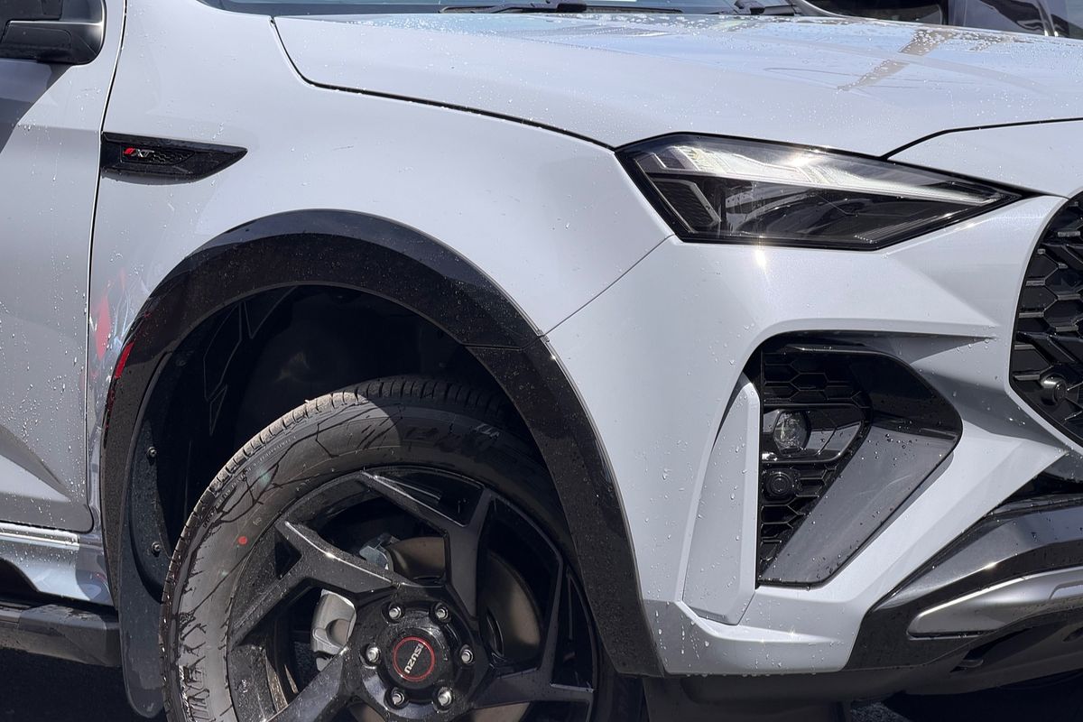 2025 Isuzu MU-X X-TERRAIN