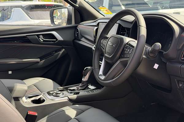 2025 Isuzu MU-X X-TERRAIN