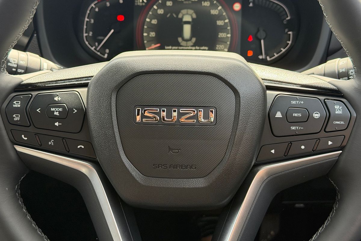 2025 Isuzu MU-X X-TERRAIN