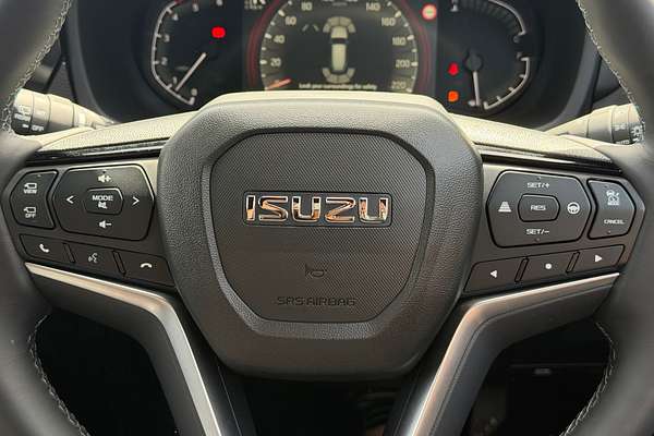 2025 Isuzu MU-X X-TERRAIN