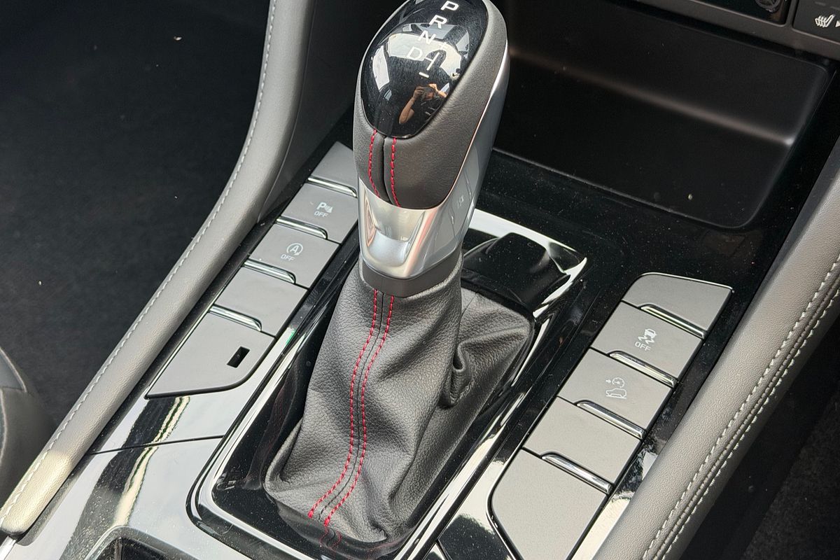 2025 Isuzu MU-X X-TERRAIN