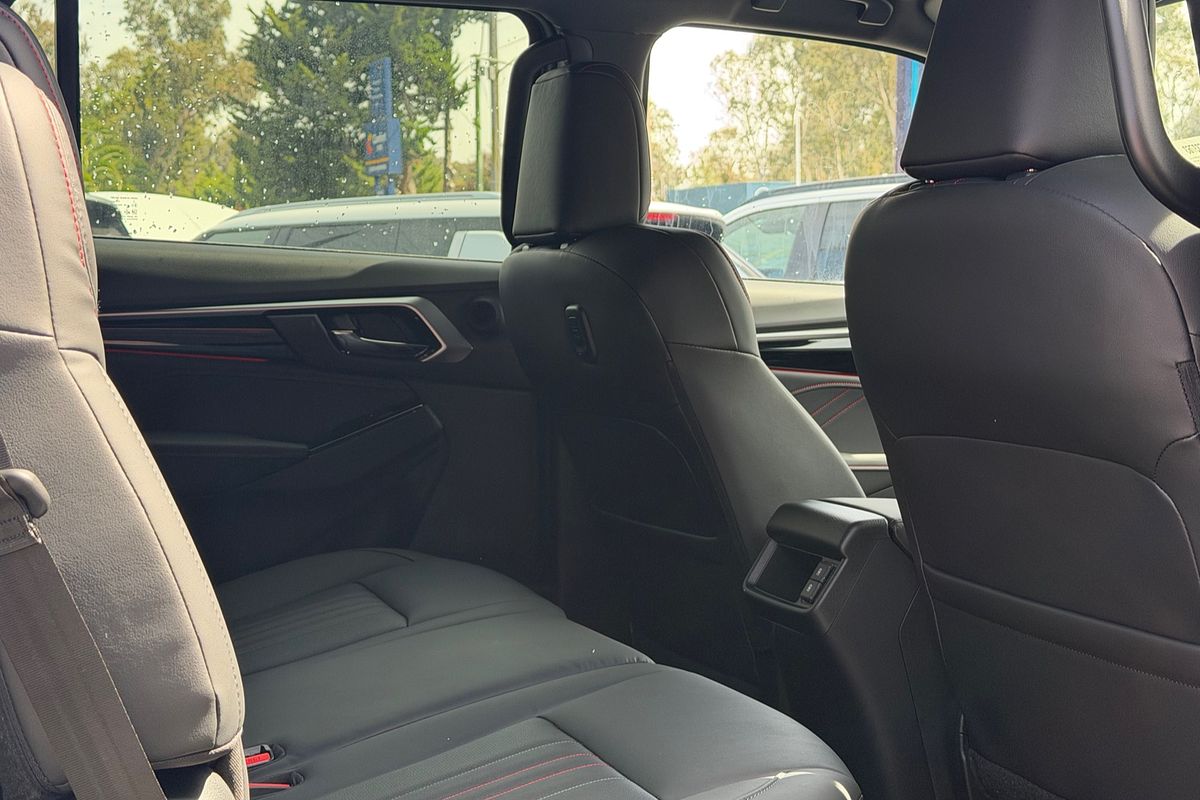 2025 Isuzu MU-X X-TERRAIN