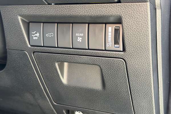 2025 Isuzu MU-X X-TERRAIN