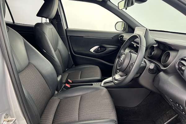 2023 Toyota Yaris Cross Urban MXPJ10R thumb-8