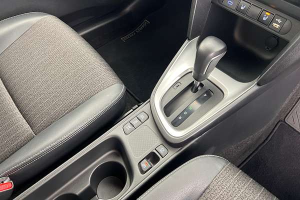 2023 Toyota Yaris Cross Urban MXPJ10R thumb-14