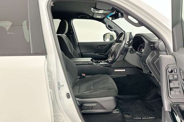 2023 Toyota Landcruiser GXL FJA300R