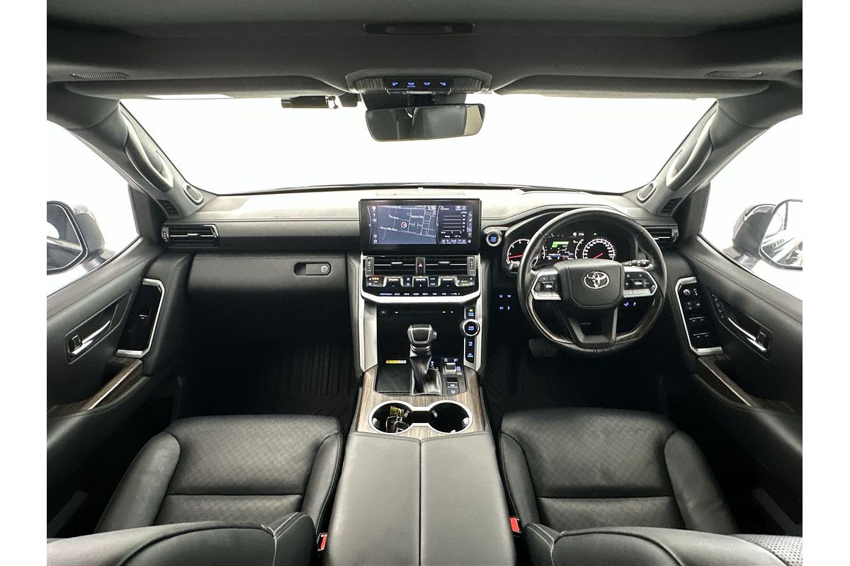 2022 Toyota Landcruiser Sahara FJA300R