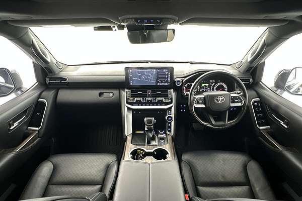 2022 Toyota Landcruiser Sahara FJA300R