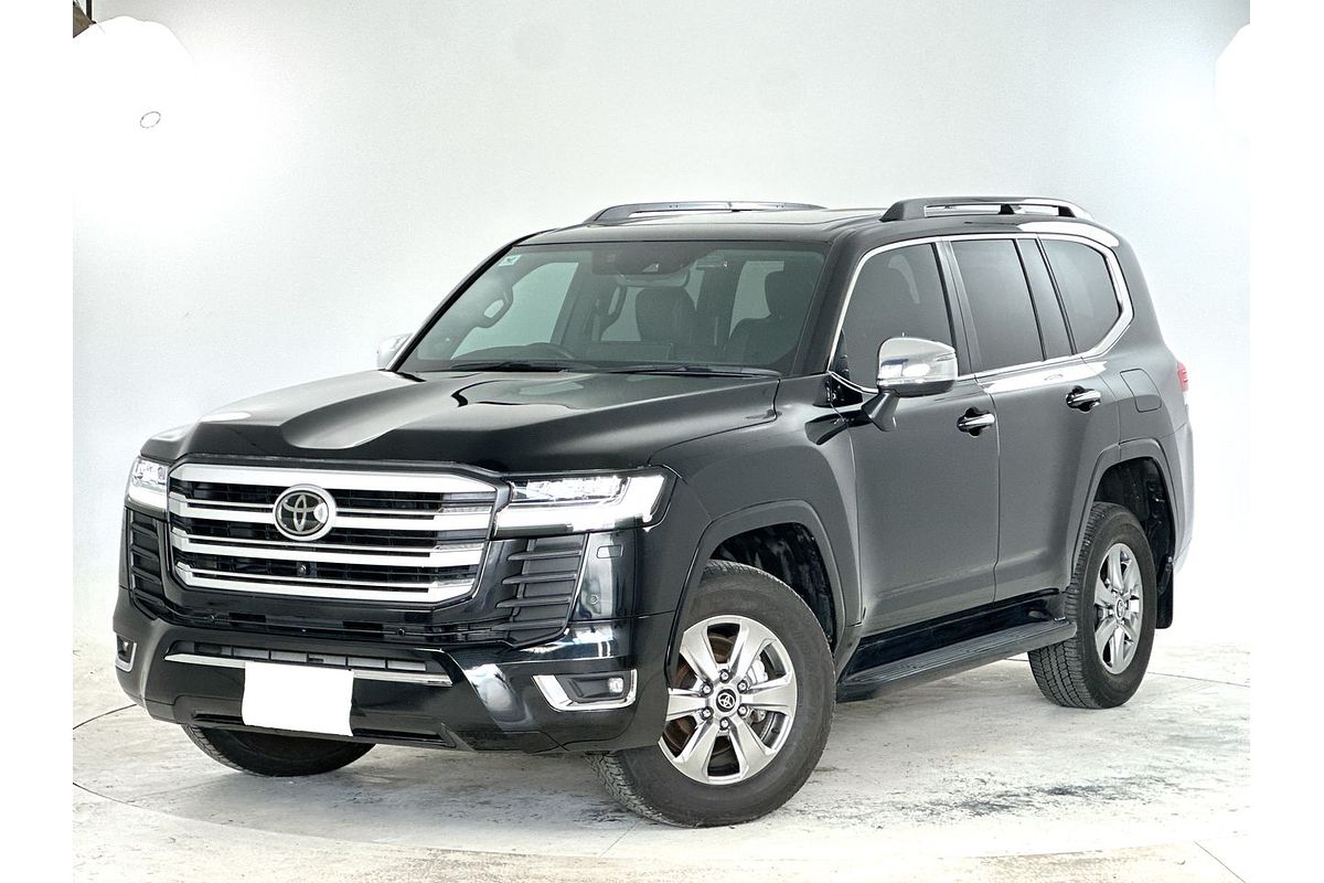 2022 Toyota Landcruiser Sahara FJA300R