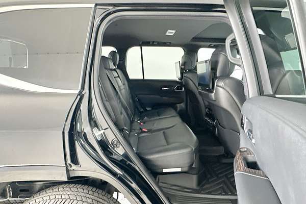 2022 Toyota Landcruiser Sahara FJA300R