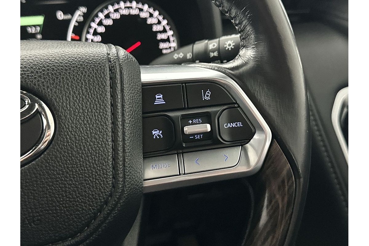 2022 Toyota Landcruiser Sahara FJA300R