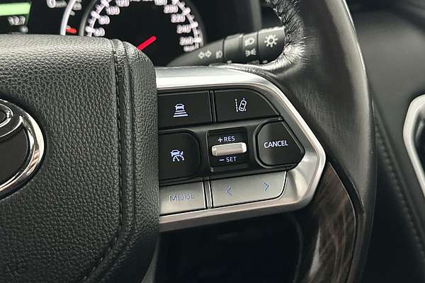 2022 Toyota Landcruiser Sahara FJA300R