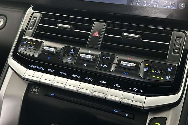 2022 Toyota Landcruiser Sahara FJA300R