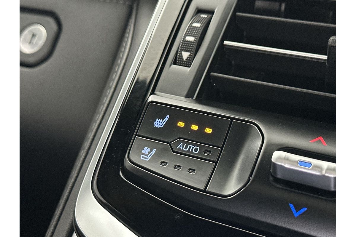 2022 Toyota Landcruiser Sahara FJA300R