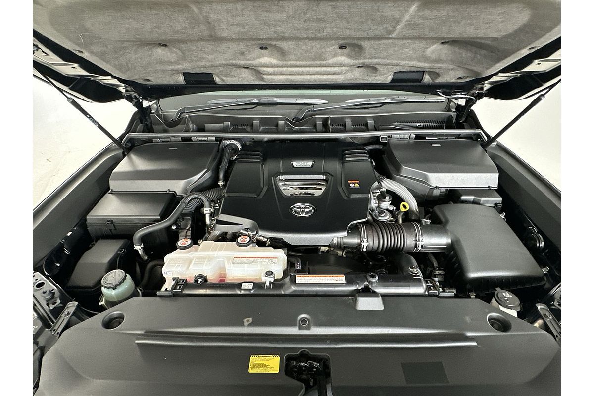 2022 Toyota Landcruiser Sahara FJA300R