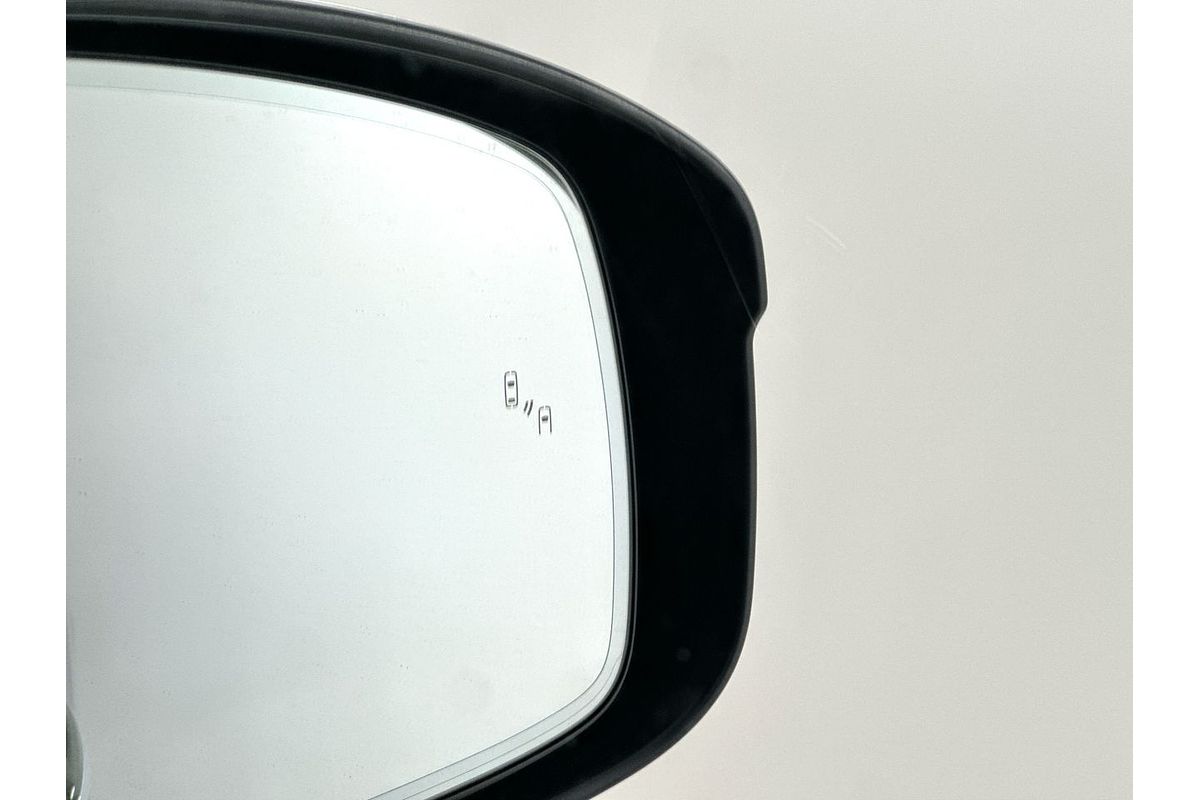 2022 Toyota Landcruiser Sahara FJA300R