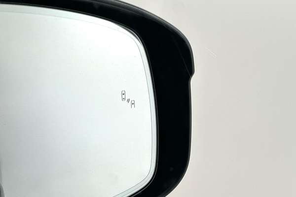 2022 Toyota Landcruiser Sahara FJA300R