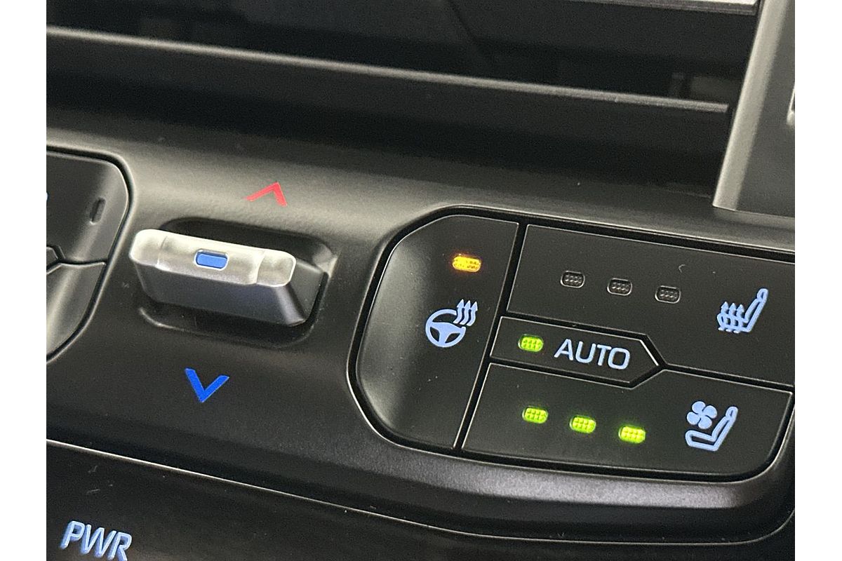 2022 Toyota Landcruiser Sahara FJA300R