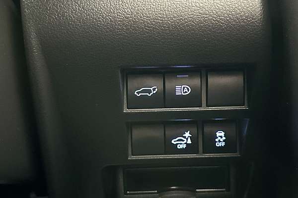 2022 Toyota Landcruiser Sahara FJA300R