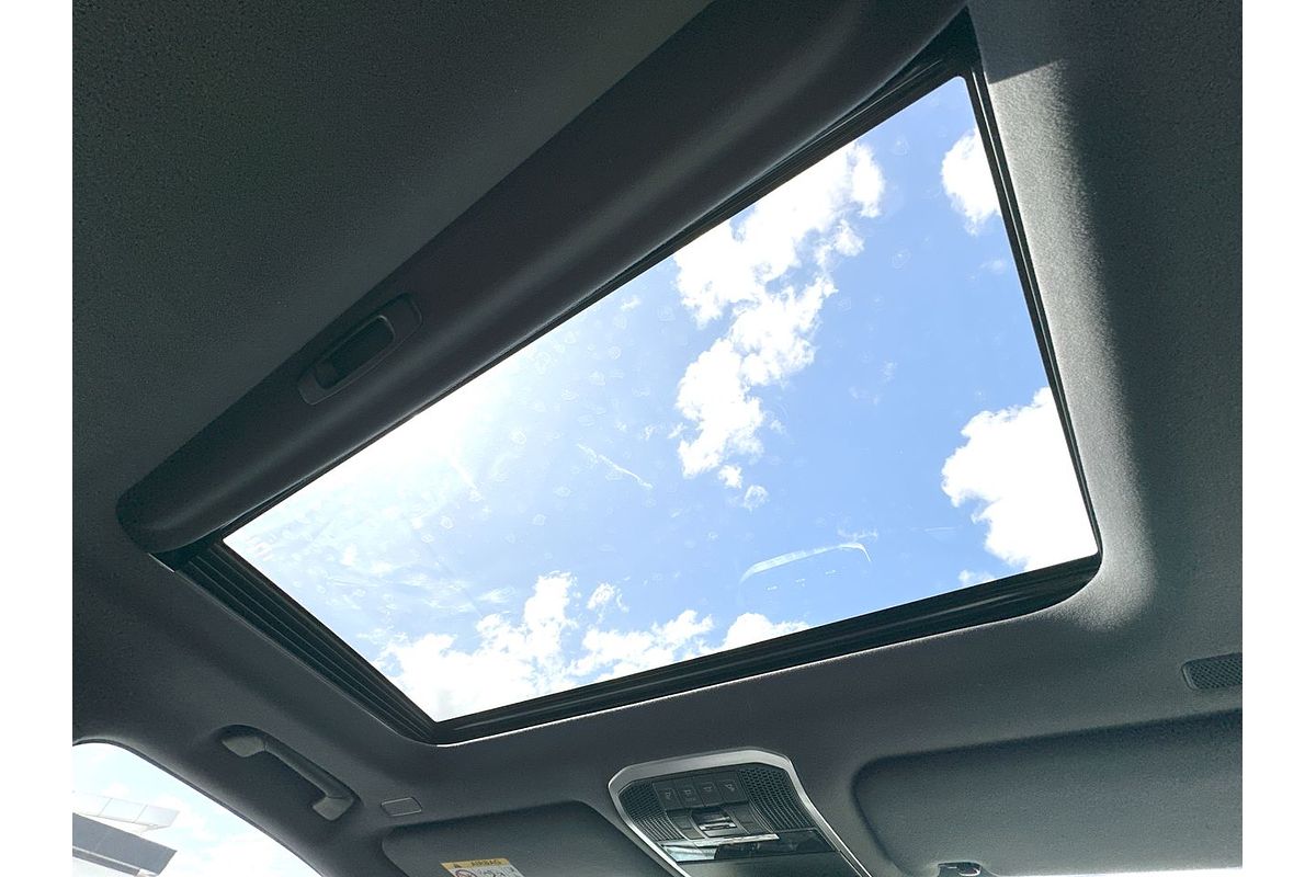 2022 Toyota Landcruiser Sahara FJA300R