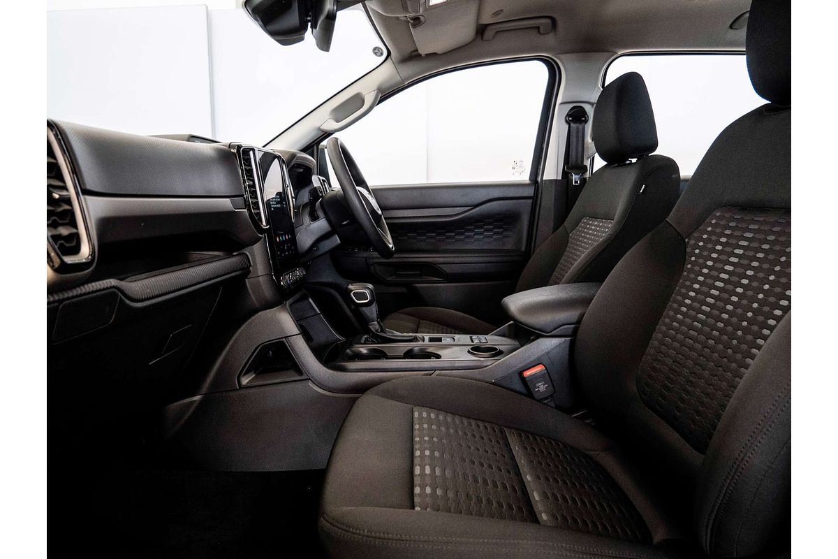 2025 Ford Everest Ambiente 2.0L