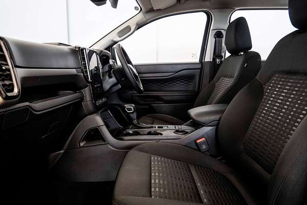 2025 Ford Everest Ambiente 2.0L