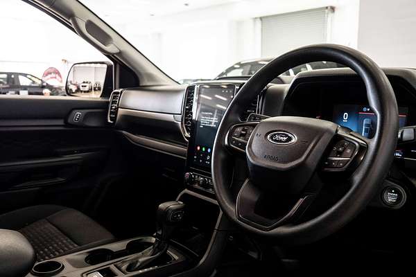 2025 Ford Everest Ambiente 2.0L