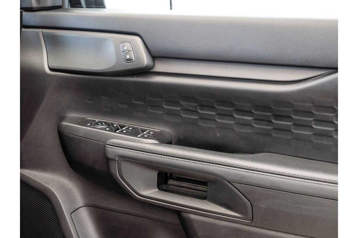 2025 Ford Everest Ambiente 2.0L