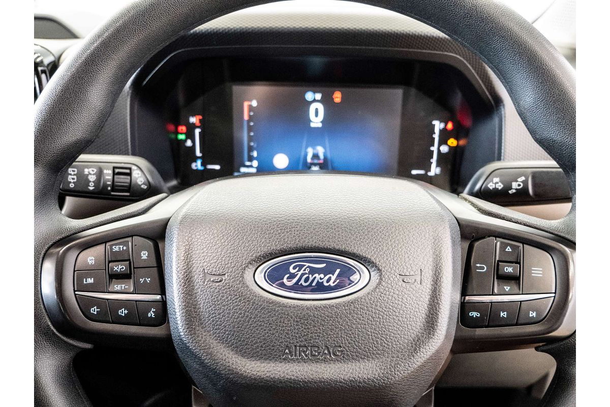 2025 Ford Everest Ambiente 2.0L