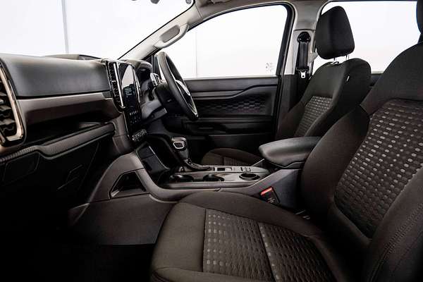 2025 Ford Everest Ambiente 2.0L