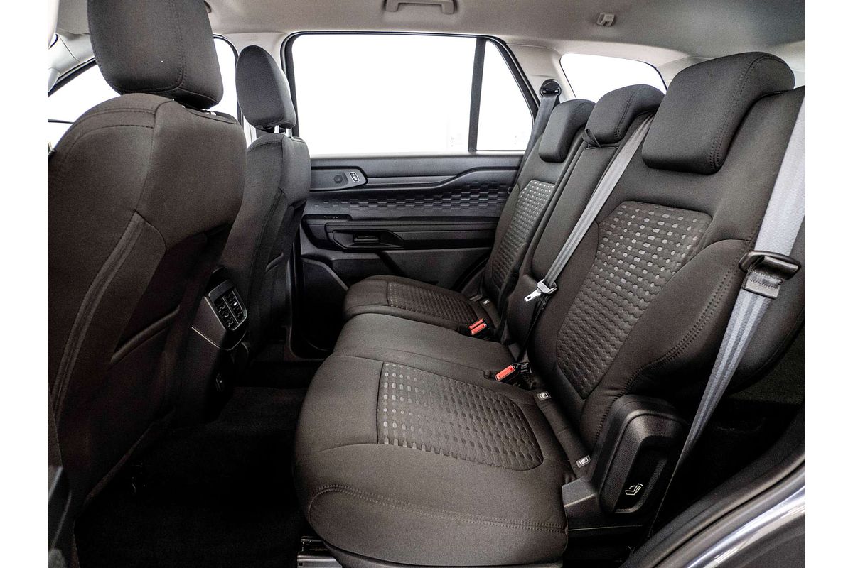 2025 Ford Everest Ambiente 2.0L