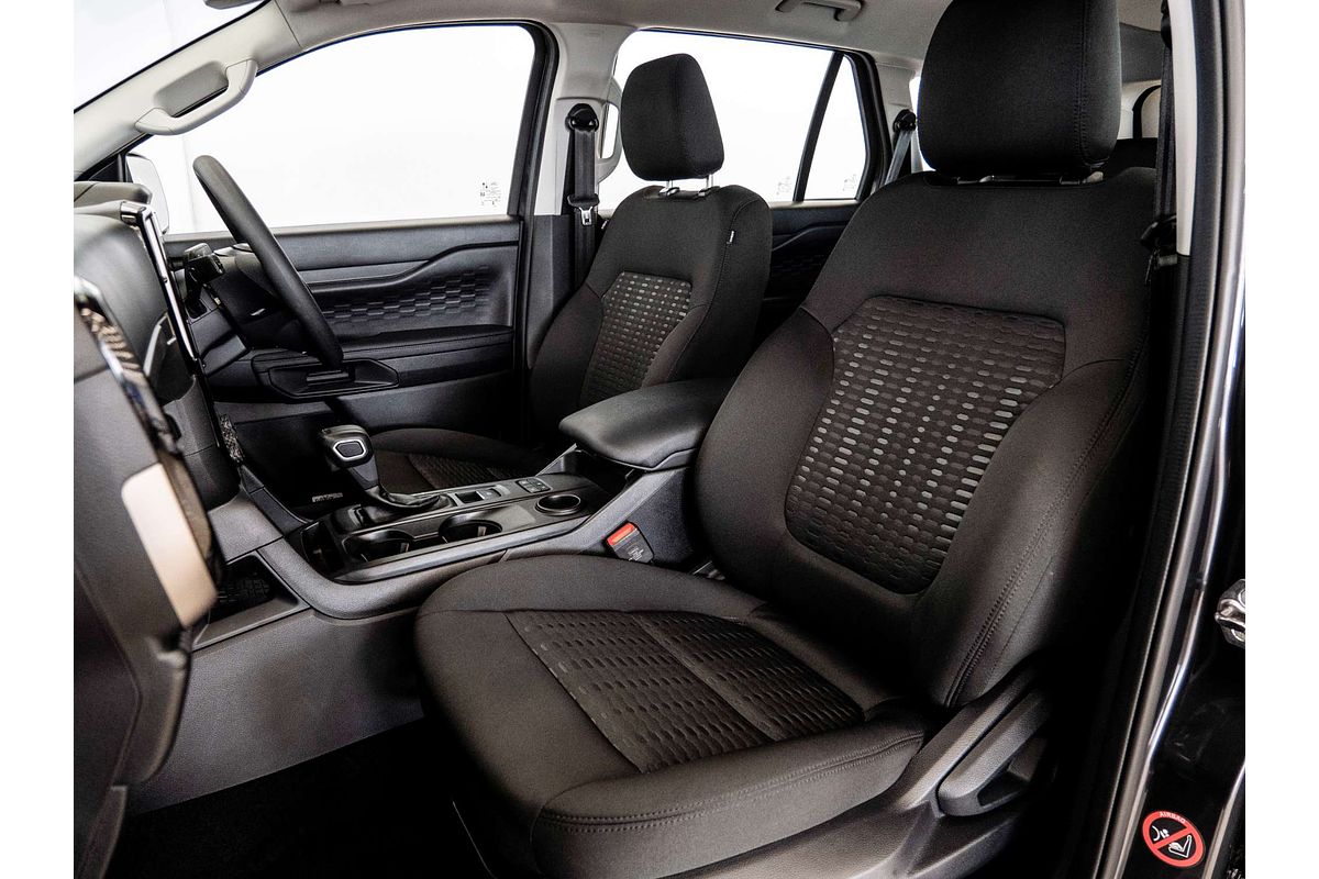 2025 Ford Everest Ambiente 2.0L